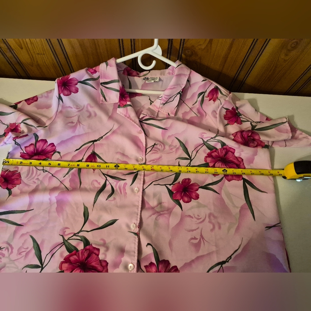 3x Maggie Sweet Pink Floral Blouse with Hibiscus Motif - Picture 3 of 9